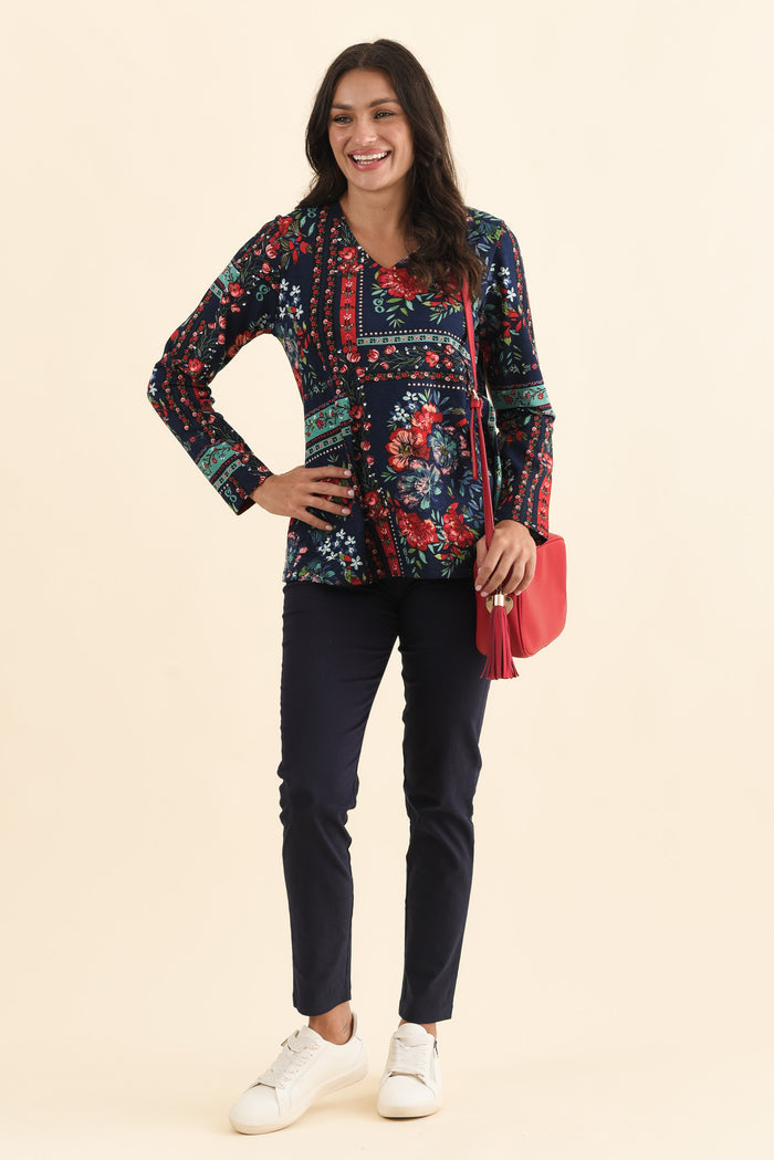 Miki Navy Floral Top,Brunette model,alt text|model:Brontie