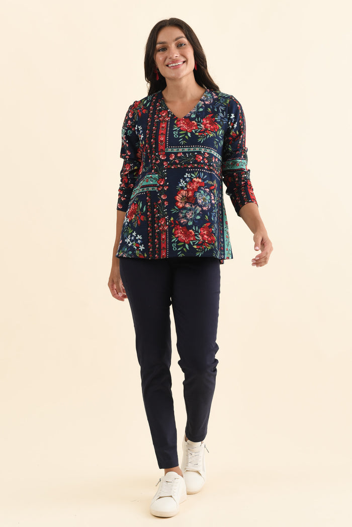 Miki Navy Floral Top,Brunette model,alt text|model:Brontie