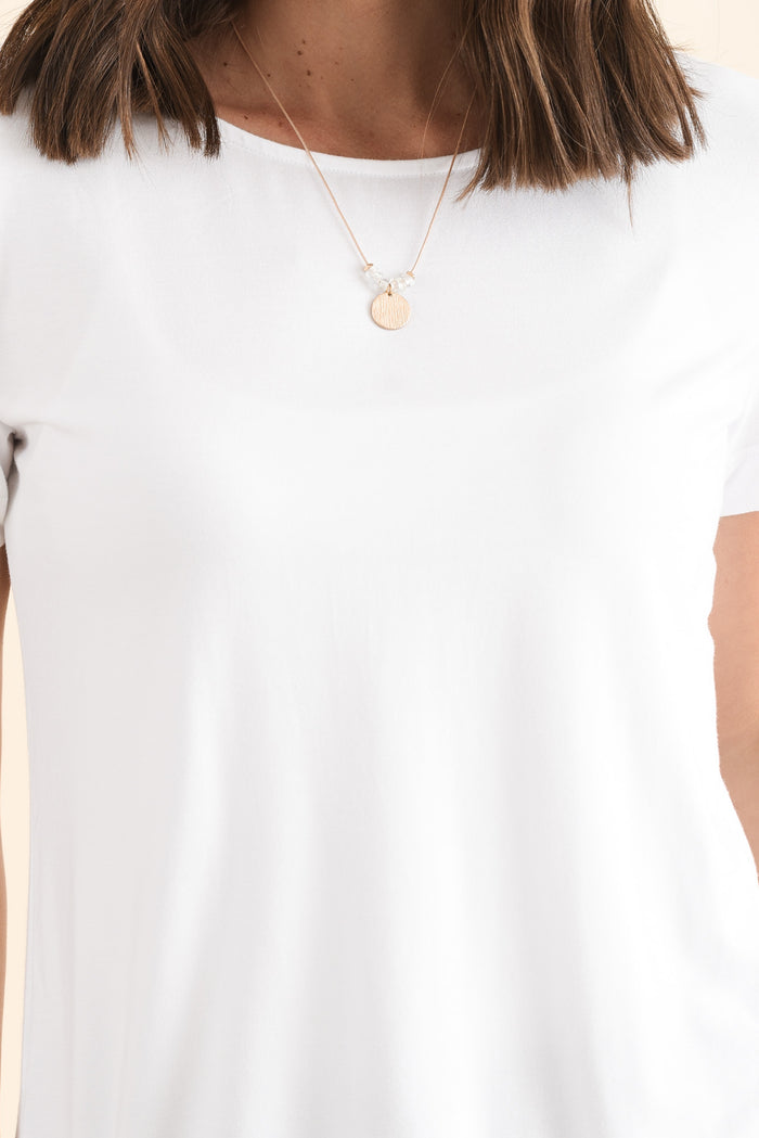 Minelli White Bamboo Tee,Detail,Brunette model,alt text|model:MJ