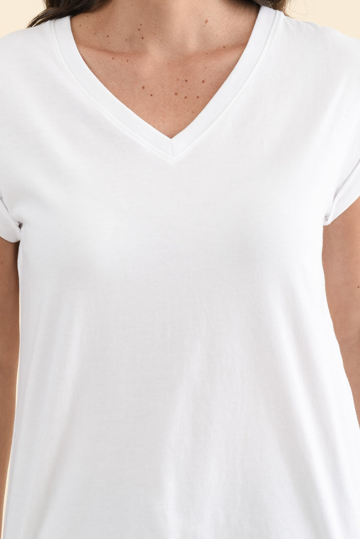 Monte White Cotton Vee Tee,Detail,Brunette model,alt text|model:MJ