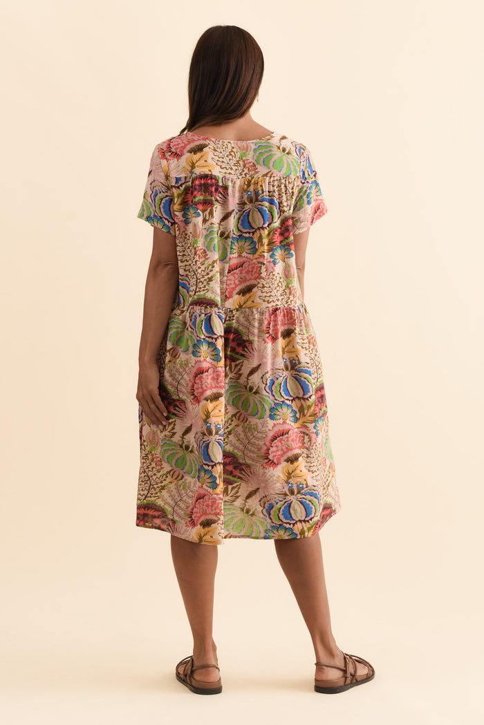 Murano Green Botanical Cotton Dress,Brunette model,alt text|model:Cara