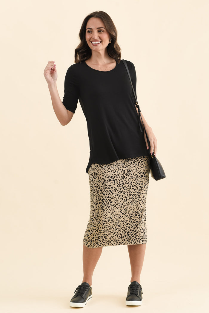 Nicky Black Half Sleeve Top,Full Body,Brunette model,alt text|model:MJ