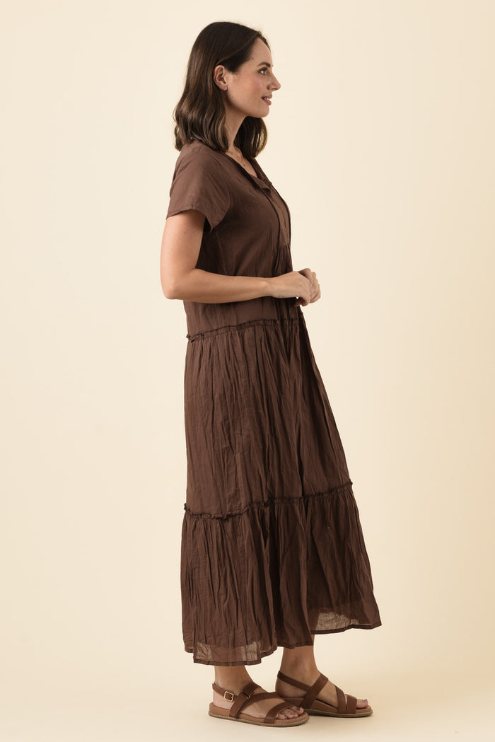 Nona Chocolate Crinkle Cotton Maxi Dress,Brunette model,alt text|model:MJ