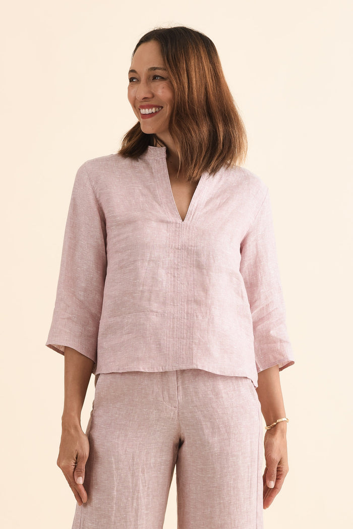Oregon Blush Linen Top,Front,Brunette model,alt text|model:Cara