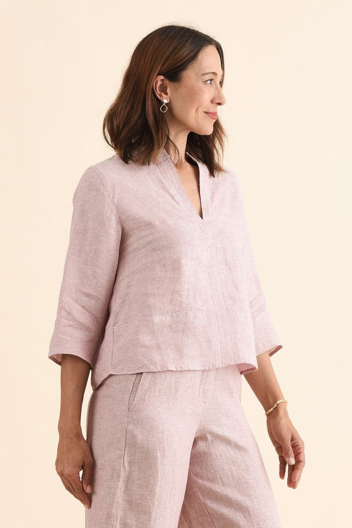 Oregon Blush Linen Top,Side,Brunette model,alt text|model:Cara