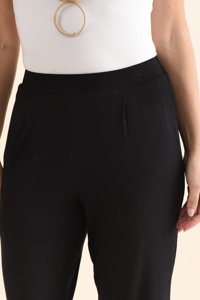Polaris Black Bamboo Cropped Pants,Detail,Brunette model,alt text|model:MJ