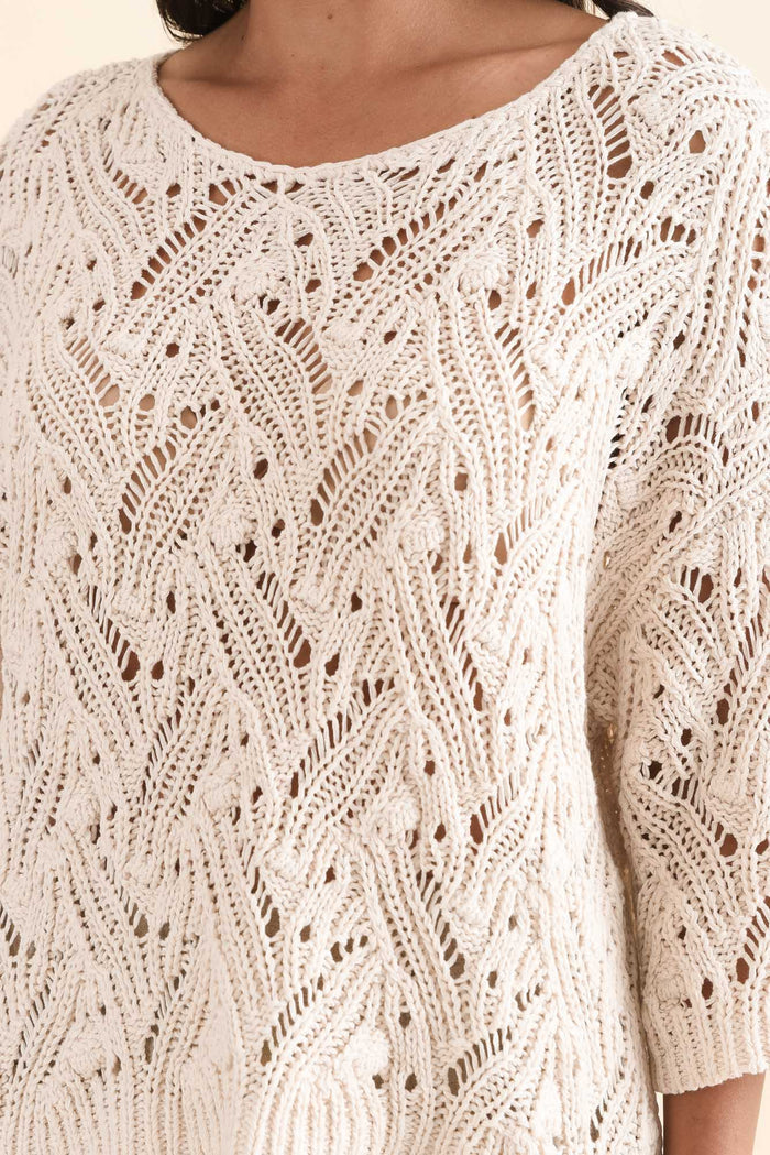 Prima Cream Woven Top,Detail,Brunette model,alt text|model:Brontie
