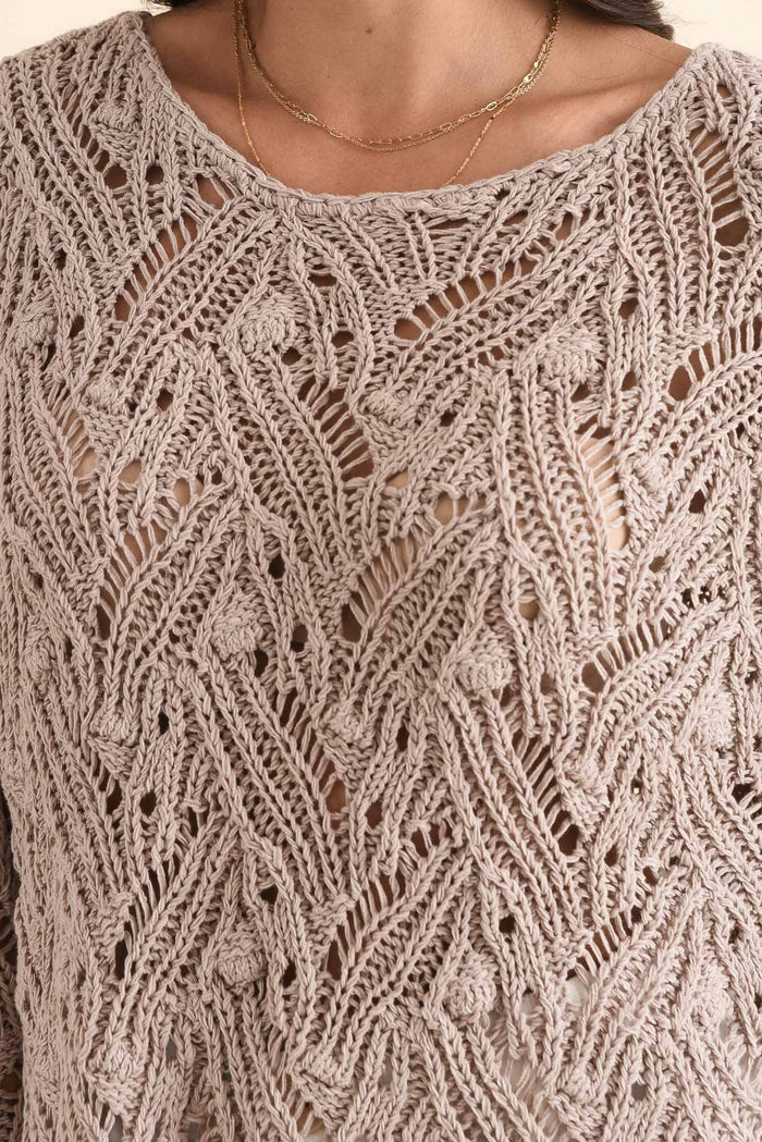 Prima Taupe Woven Top,Detail,Brunette model,alt text|model:Brontie