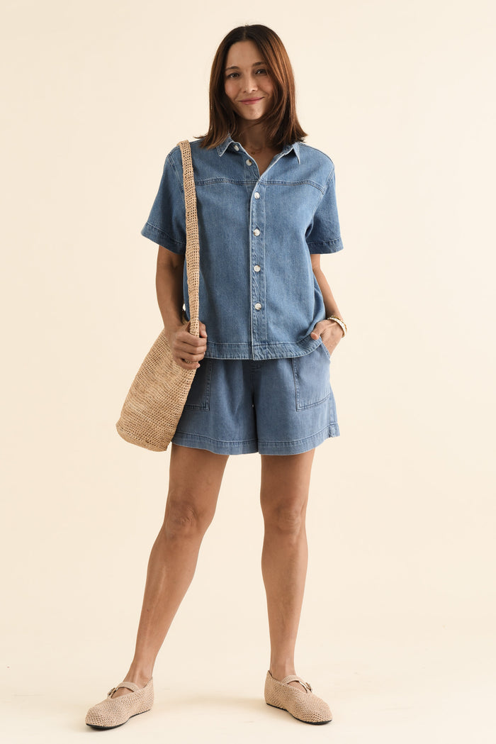 Quinn Blue Denim Collared Shirt,brunette model,Full Outfit,alt text|model:Cara
