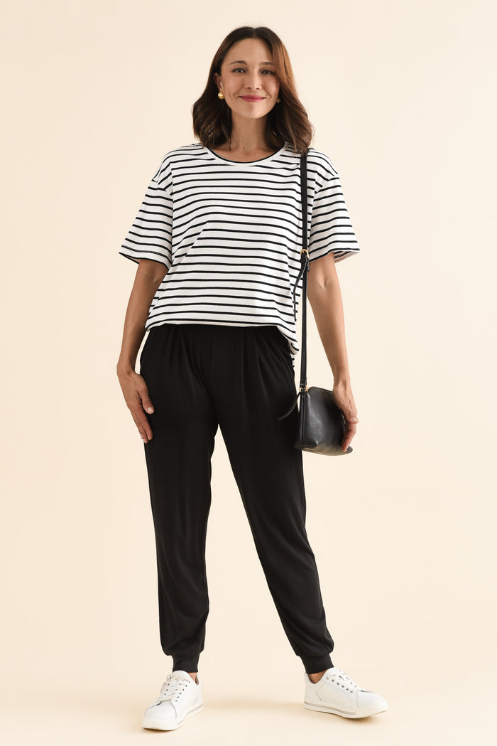 Relax Black Stripe Cotton Tee,Full Body,Brunette model,alt text|model:Cara
