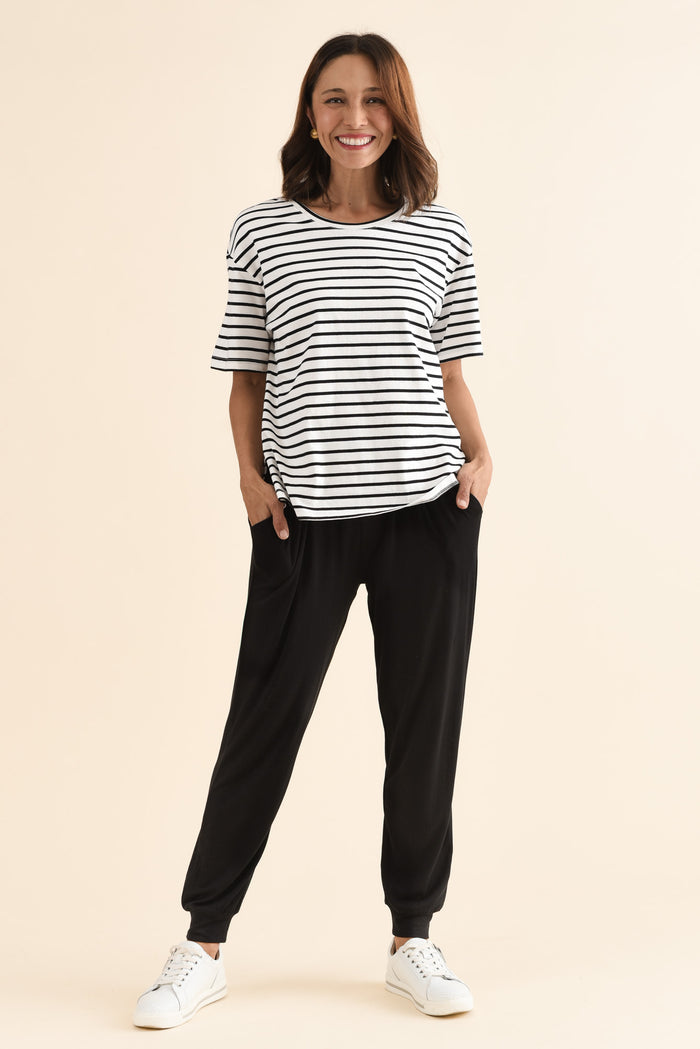Relax Black Stripe Cotton Tee,Full Body,Brunette model,alt text|model:Cara