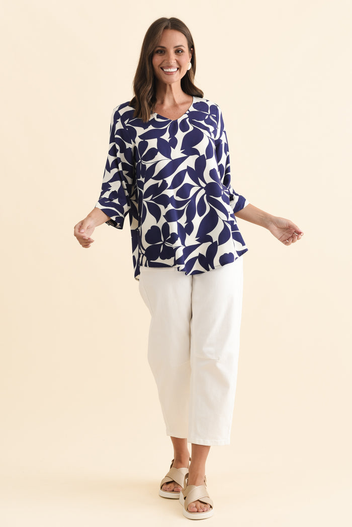Riveria Navy Leaf V Neck Top,Brunette model,alt text|model:MJ