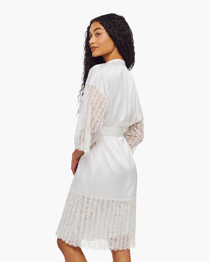 White Robe - Misteriosa Robe