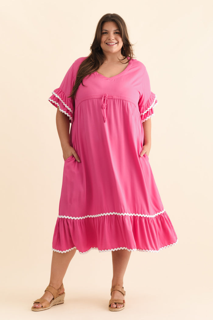 Rosemarie Pink Contrast Frill Dress,Brunette model,plus-size,curve-dresses,plus-size-sleeved-dresses,plus-size-midi-dresses,plus-size-evening-dresses,plus-size-wedding-guest-dresses,plus-size-cocktail-dresses,plus-size-formal-dresses,plus-size-mother-of-the-bride-dresses,plus-size-race-day-dresses,plus-size-summer-dresses,alt text|model:Gabby