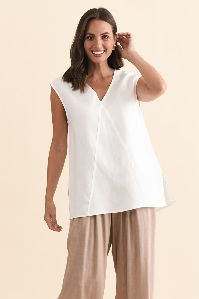 Roxie White Linen Blend V Neck Tank,Brunette model,alt text|model:MJ