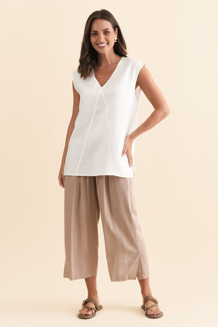 Roxie White Linen Blend V Neck Tank,Brunette model,alt text|model:MJ