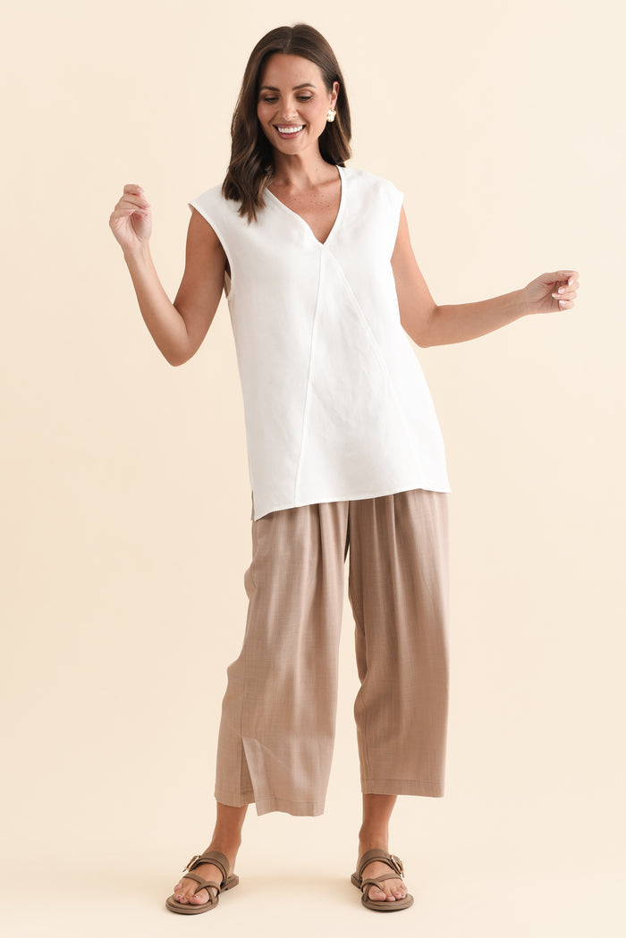 Roxie White Linen Blend V Neck Tank,Brunette model,alt text|model:MJ