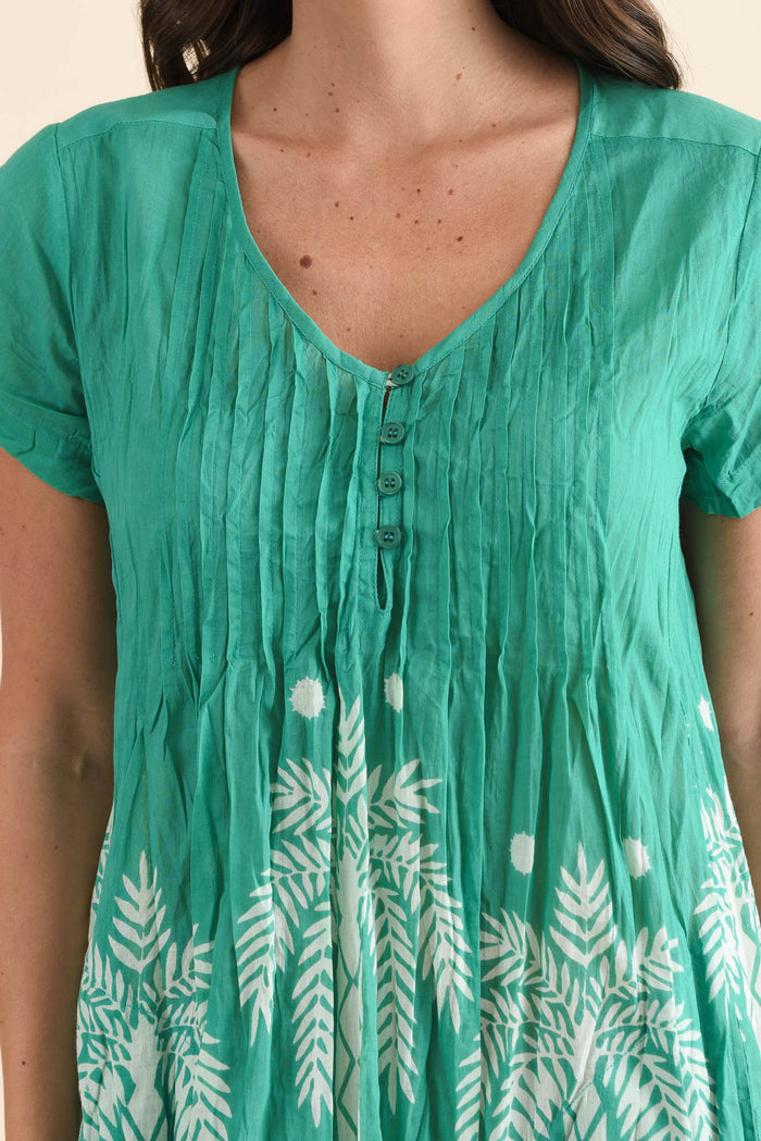 Sabina Green Beach Crinkle Cotton Dress,Detail,Brunette model,alt text|model:MJ