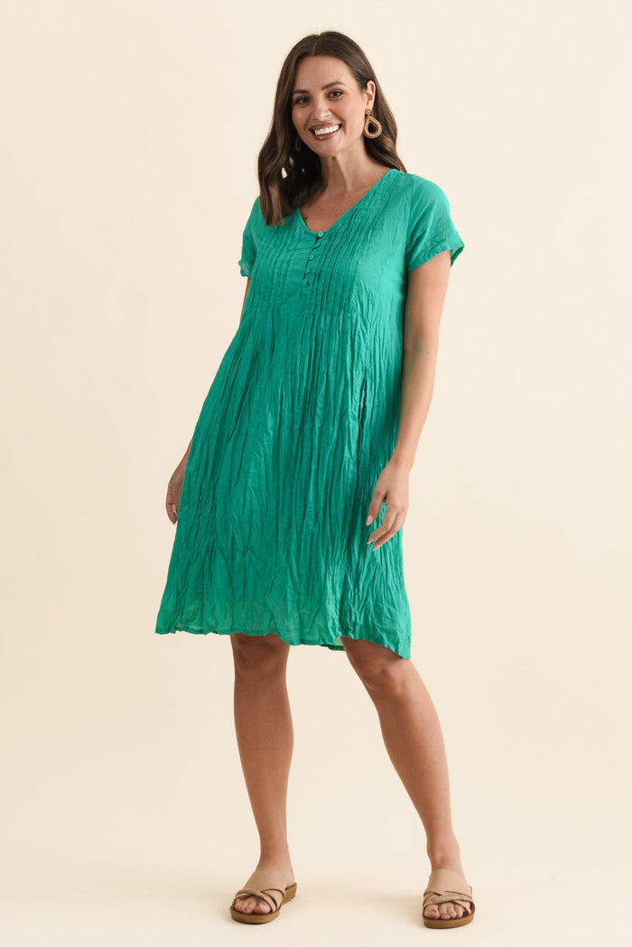 Sabina Green Crinkle Cotton Dress,Brunette model,alt text|model:MJ