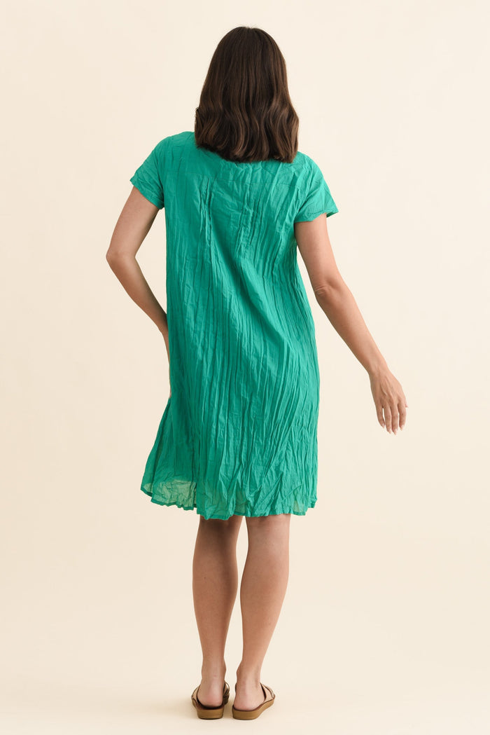 Sabina Green Crinkle Cotton Dress,Brunette model,alt text|model:MJ