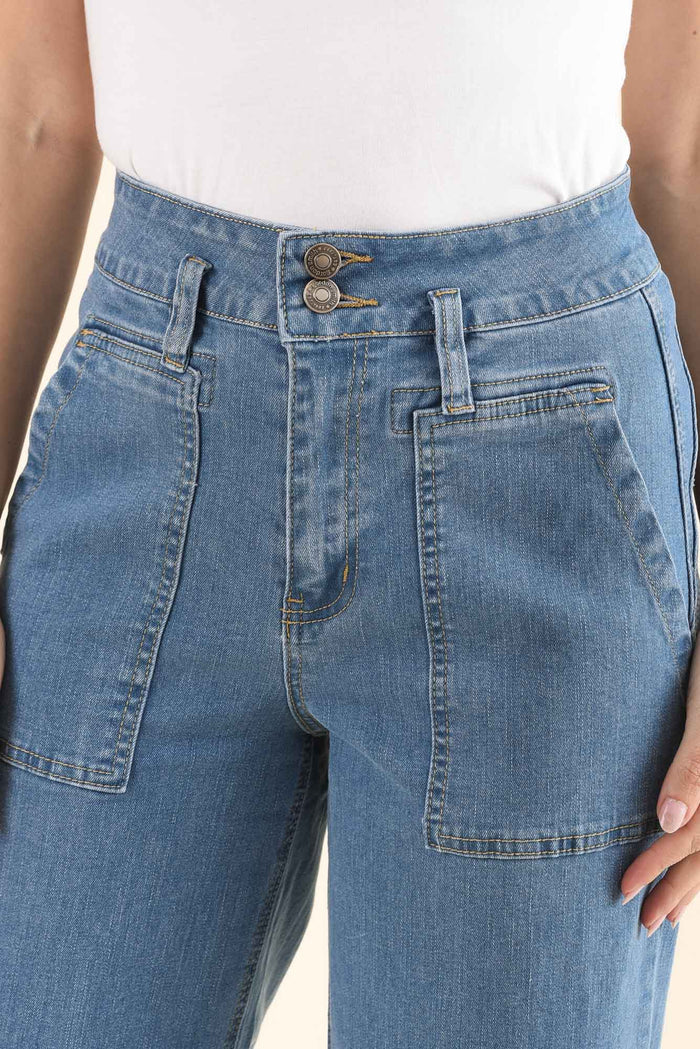 Sheridan Blue Denim Cropped Jeans,Detail,Brunette model,alt text|model:MJ