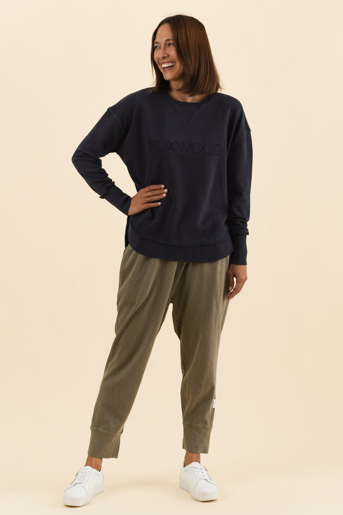 Simplified Navy Cotton Crewneck Sweatshirt,Full Body,Brunette model,alt text|model:Cara