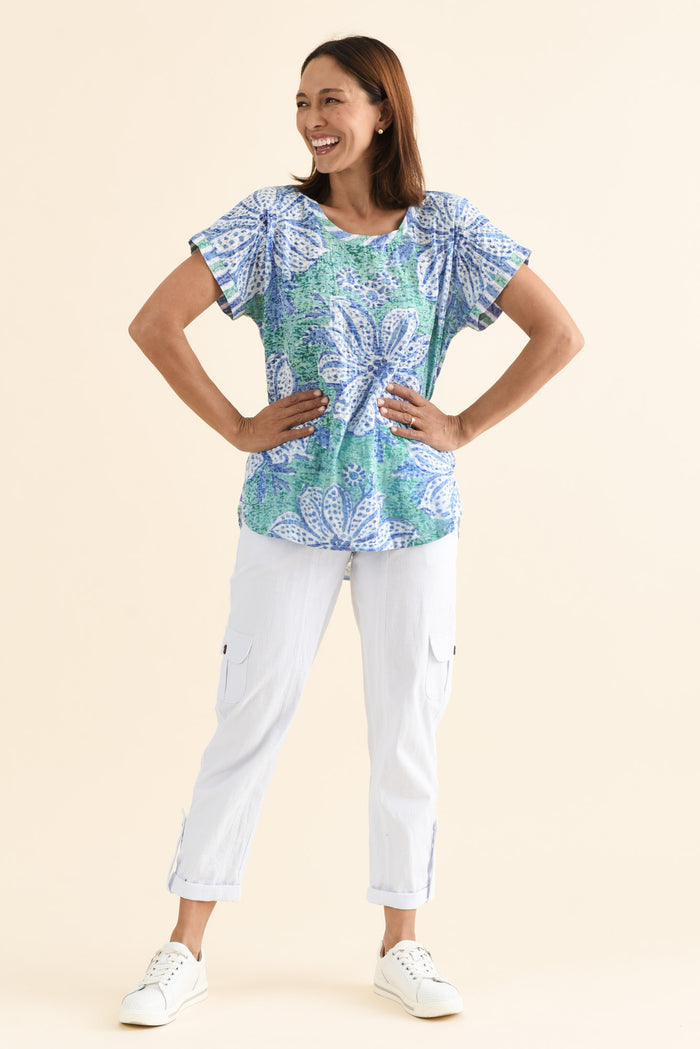 Sorelle Green Floral Cotton Blend Tee,Full Body,Brunette model,alt text|model:Cara