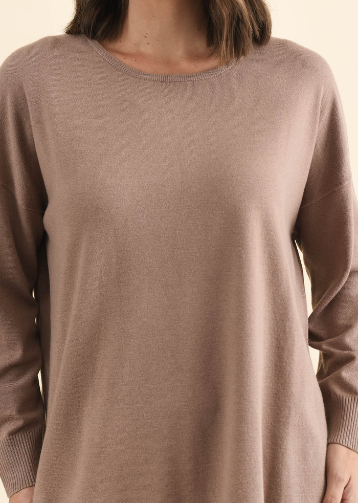 Tanner Mocha Knit Jumper,Brunette model,alt text|model:MJ