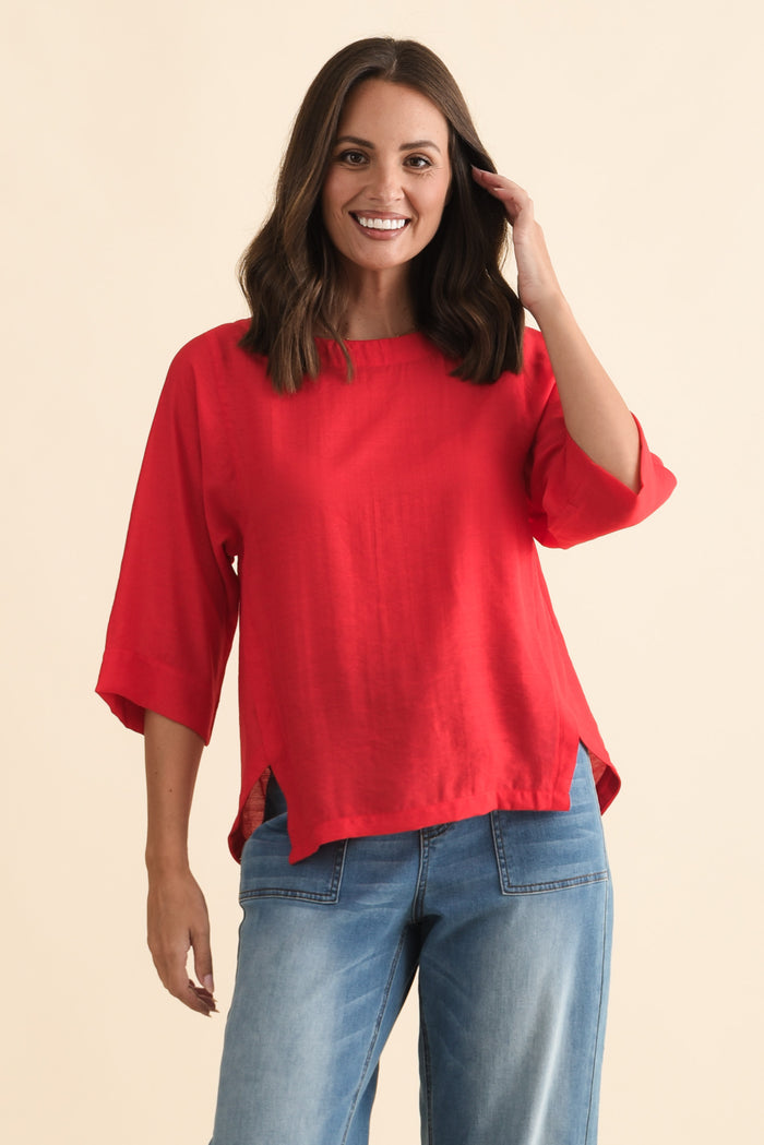 Tommy Red Side Split Top,Brunette model,alt text|model:MJ