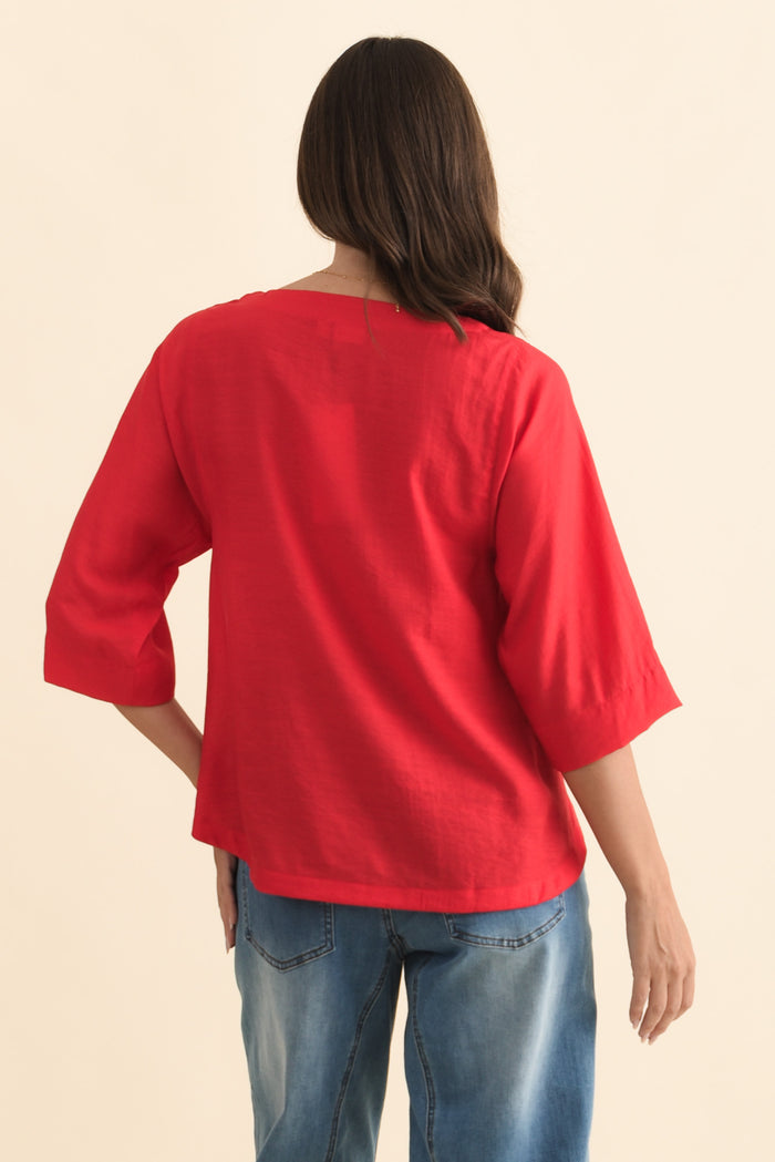Tommy Red Side Split Top,Brunette model,alt text|model:MJ