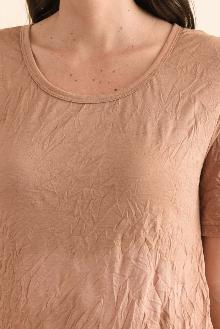 Travel No-Iron Rust Scoop Neck Top,Detail,Brunette model,alt text|model:MJ