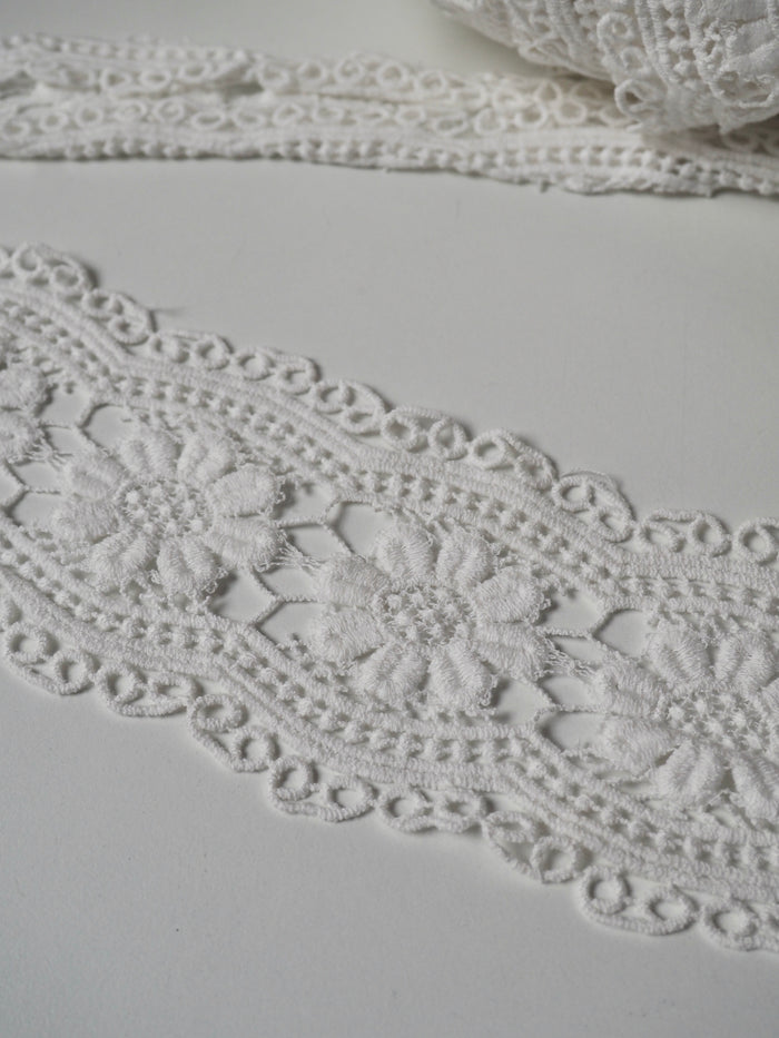 White Cotton Flower Scallop Lace Trim 90mm