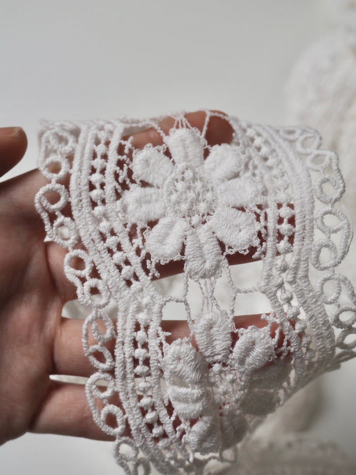 White Cotton Flower Scallop Lace Trim 90mm