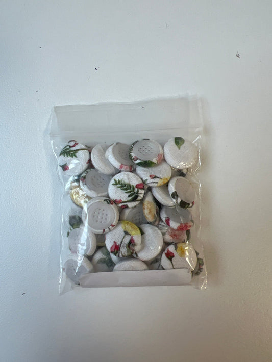 White Floral Fabric Covered Buttons 13mm x37