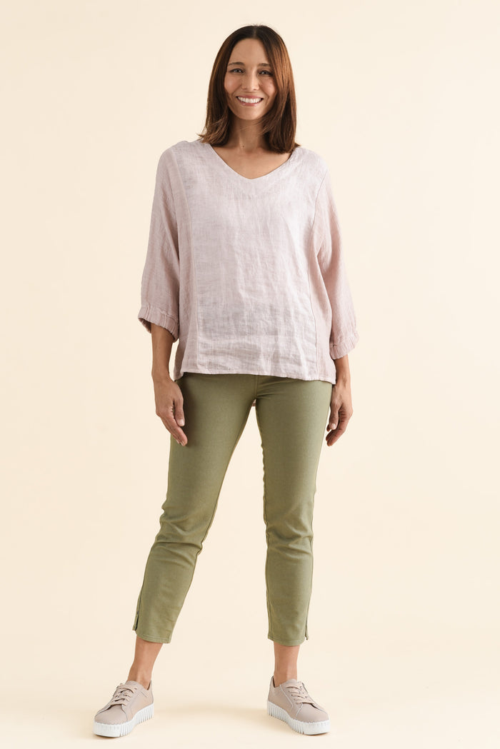 Winslet Khaki 7/8 Pants,brunette model,Full Outfit,alt text|model:Cara