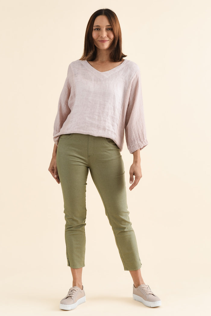 Winslet Khaki 7/8 Pants,brunette model,Full Outfit,alt text|model:Cara