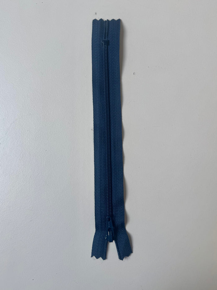 YKK 17cm/6.6 inch Deep Blue Standard Zips
