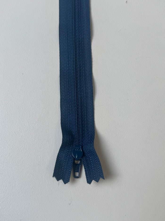 YKK 17cm/6.6 inch Deep Blue Standard Zips