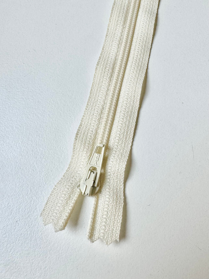 YKK 48cm/19inch Cream Standard Zips