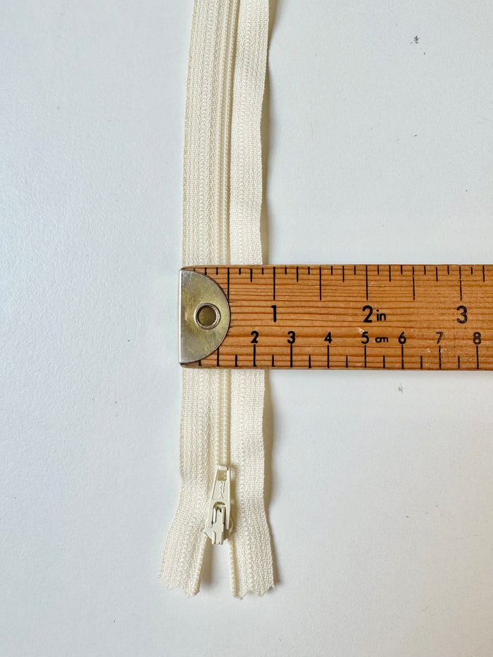 YKK 48cm/19inch Cream Standard Zips