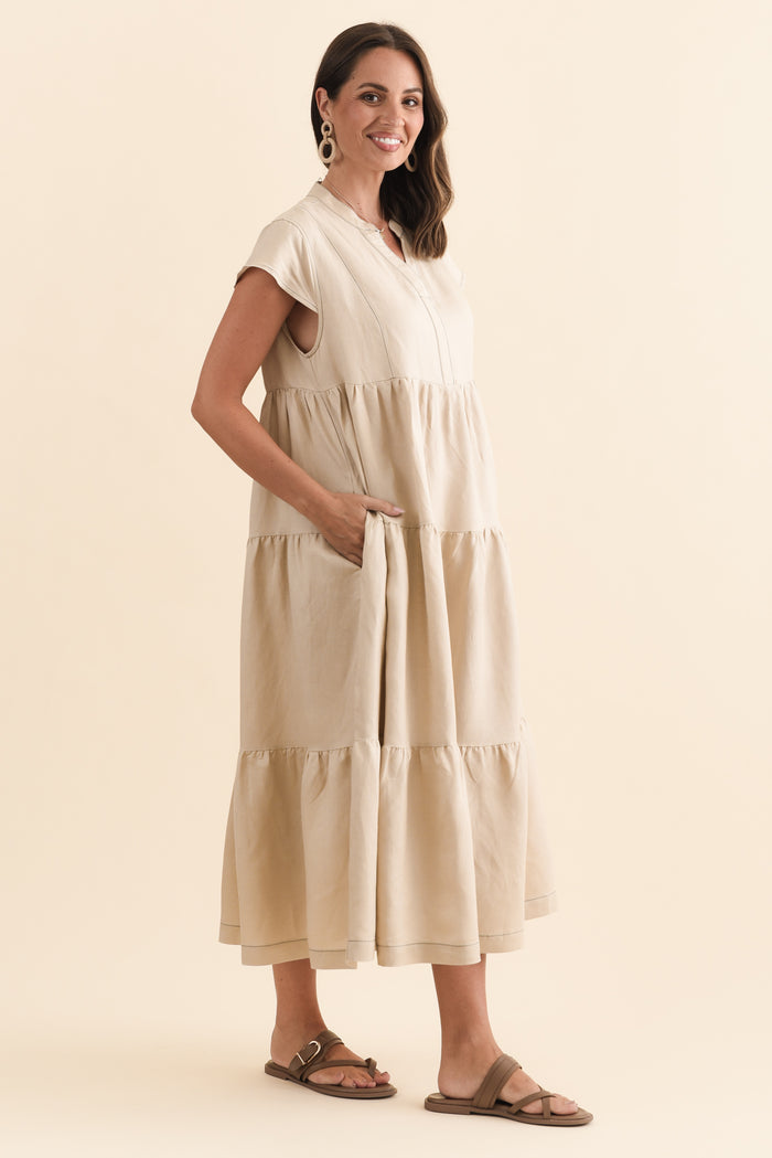 Yvette Natural Contrast Linen Blend Dress,Brunette model,alt text|model:MJ