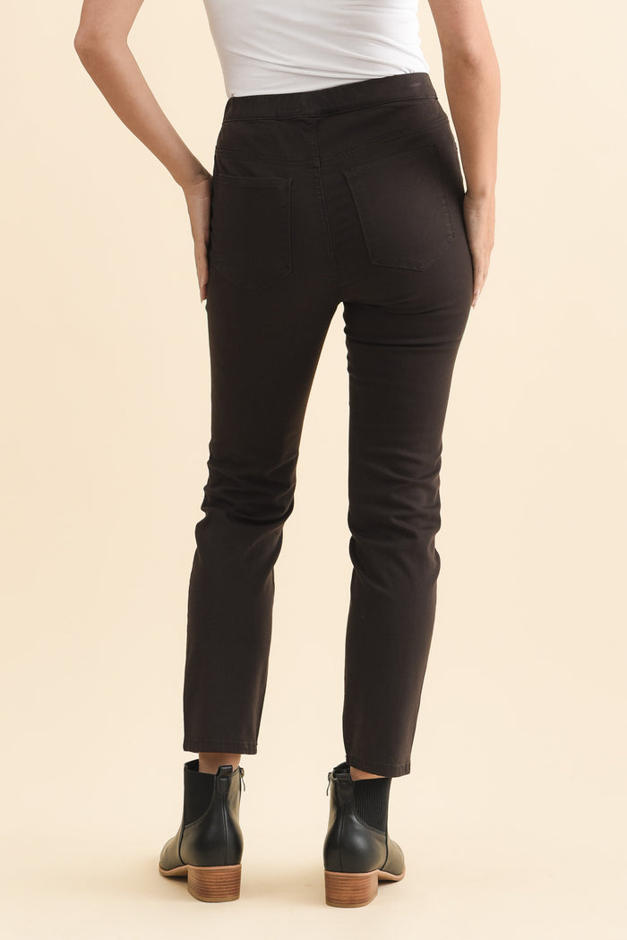 Zadie Chocolate Stretch Jeans,Brunette model,alt text|model:MJ